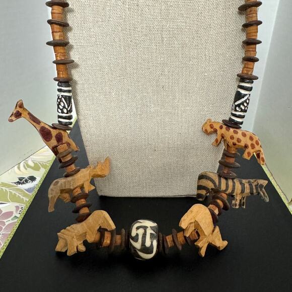 African Animal Necklace Flat Wood & African Beads, Zebra, Giraffe, Leopard, Lion - Picture 2 of 11